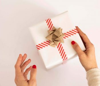 angler geschenk frauenhände